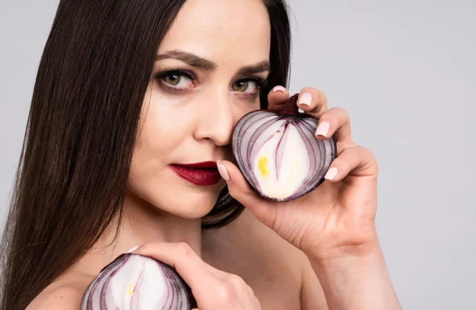 Peeling Back the Layers: How Onions Enhance Your Skin’s Radiance