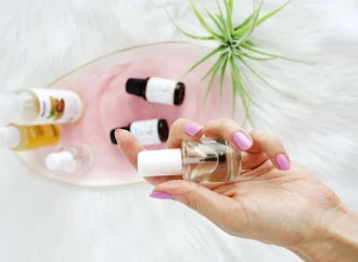 Unlock Fabulous Fingertips: DIY Nail Growth Serum Guide