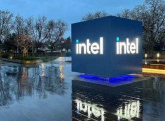 Intel Shares Rise on PC Chip Recovery, Bolstering Earnings