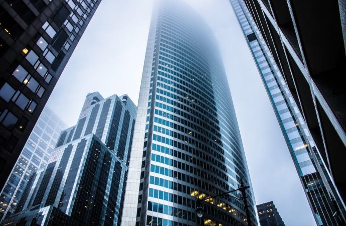 Deciphering the Commercial Real Estate Market: Strain on Financial Institutions