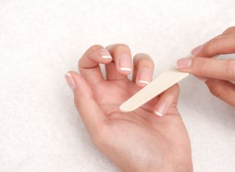 Expert Guide to Revitalizing Pale Nails with Home Remedies