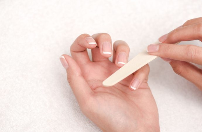 Expert Guide to Revitalizing Pale Nails with Home Remedies