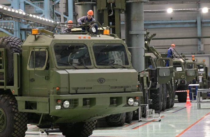 Russia’s War Economy: Labor Shortages Hit Businesses Hard