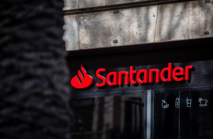 Strategic Move: Former Credit Suisse Investment Banking Chief Joins Santander