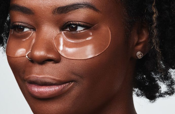 Your Specialized Manual for Nourishing the Skin Around Your Eyes