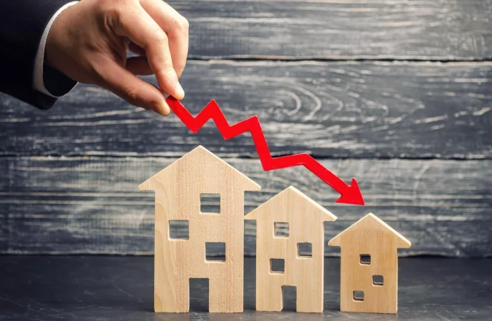 Real Estate Market Uncertainties: Lessons for Investors