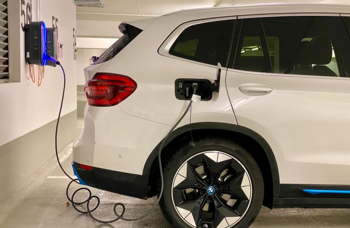 10 Challenges Every Electric Vehicle Owner Must Overcome