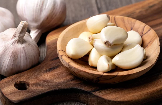 Allium Allure: Harnessing the Beauty Boosts of Garlic for Skin and Hair