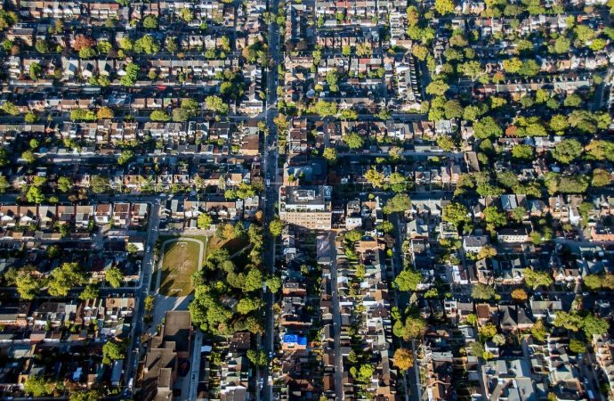 Toronto Real Estate Market Stalls Amid Seller Hesitation on Price Reductions