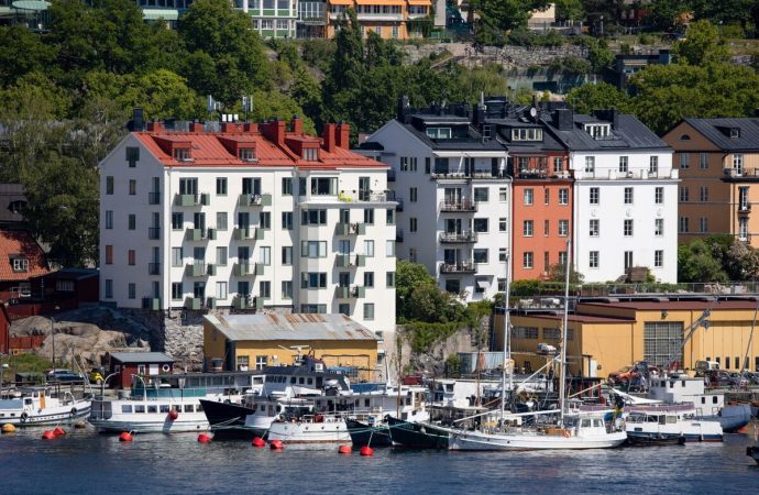 Navigating Turbulence: Sweden’s Real Estate Faces Sharp Price Plunge Amid Global Rate Shifts