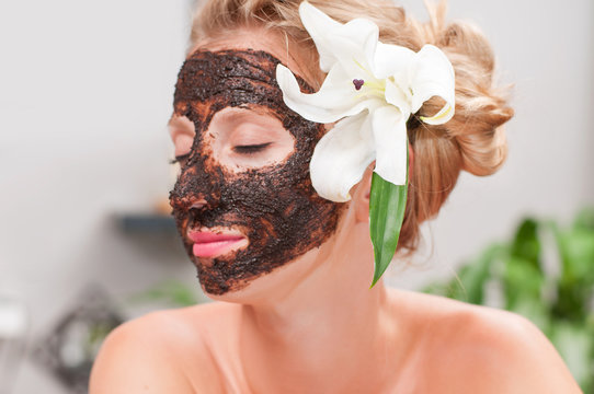Berry-Choco Bliss: The Ultimate At-Home Face Spa for Glowing, Rejuvenated Skin