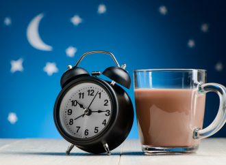 Sleep Serenity: Julia Child’s Guide to 8 Relaxing Drinks for Swift Slumber