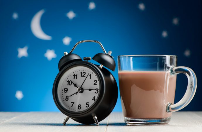 Sleep Serenity: Julia Child’s Guide to 8 Relaxing Drinks for Swift Slumber