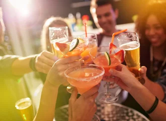 Glowing Confidence: Dr. Mark Hyman’s 6 Strategies to Navigate Happy Hour Without Rosacea Flare-Ups