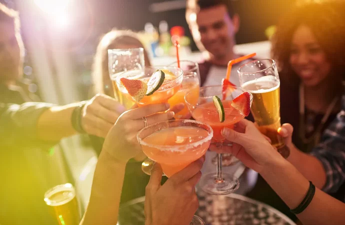 Glowing Confidence: Dr. Mark Hyman’s 6 Strategies to Navigate Happy Hour Without Rosacea Flare-Ups