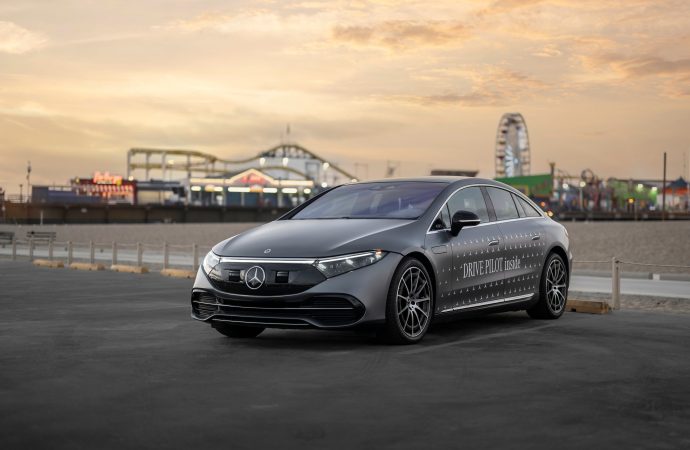 MERA: Mercedes-Benz Unveils Revolutionary AI Assistant at CES 2024