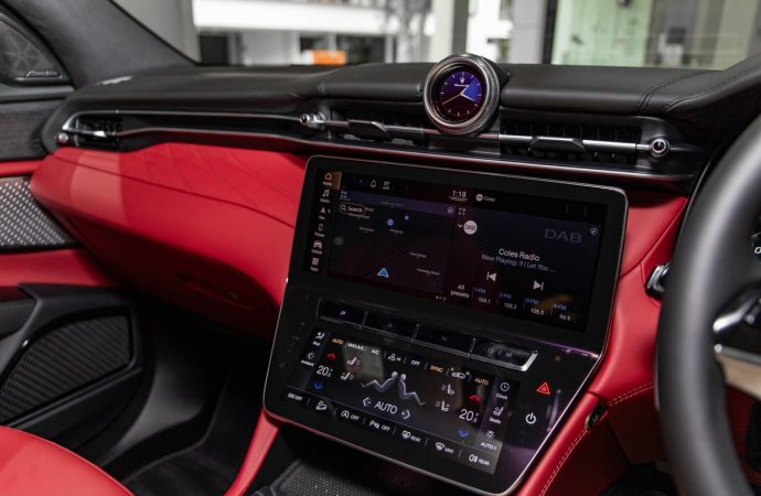 Revolutionizing Automotive Experience: Stellantis, BlackBerry, Amazon’s Virtual Cockpit