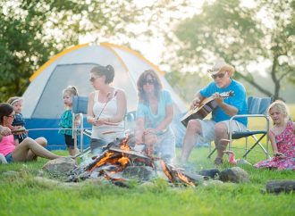 Mastering the Art of Crafting Your Ideal Parisian Picnic Experience