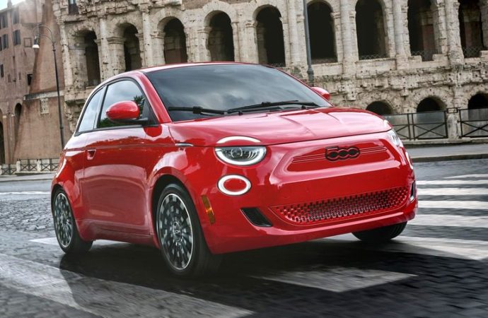 Decoding the 2024 FIAT 500e: Pricing Strategy and Technical Features