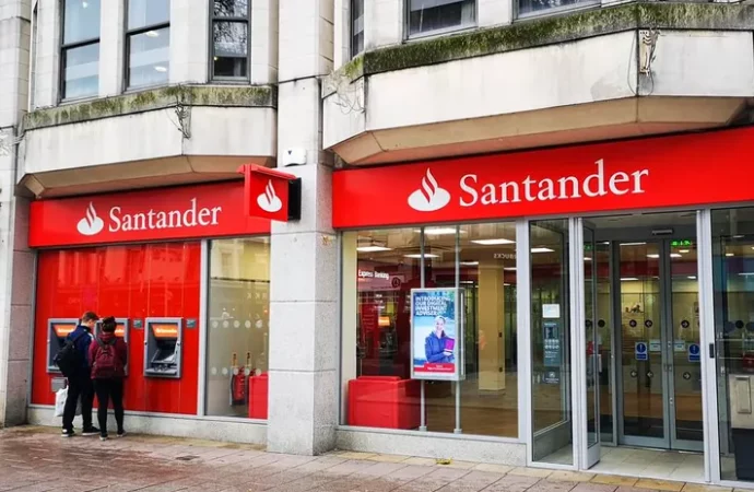 Iran sanctions evasion Lloyds and Santander involvement