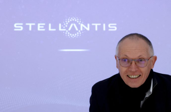 Stellantis Grants CEO Carlos Tavares a 56% Pay Increase