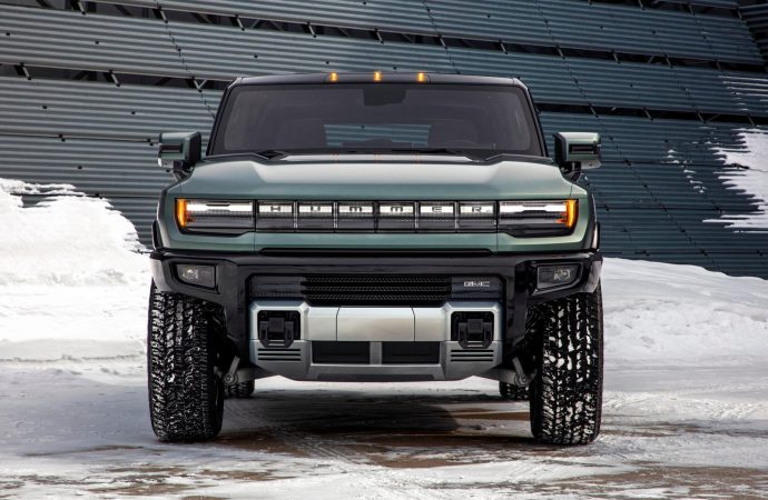 2024 GMC Hummer EV SUV: Pioneering Electric Power and Performance