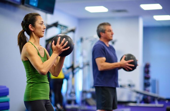 The Medical Minute: Essential Tips for Beginners in Physical Fitness