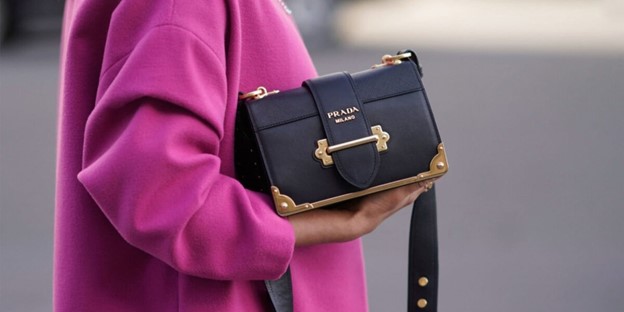 The Return of Oversized Handbags: 2024 Trend Alert