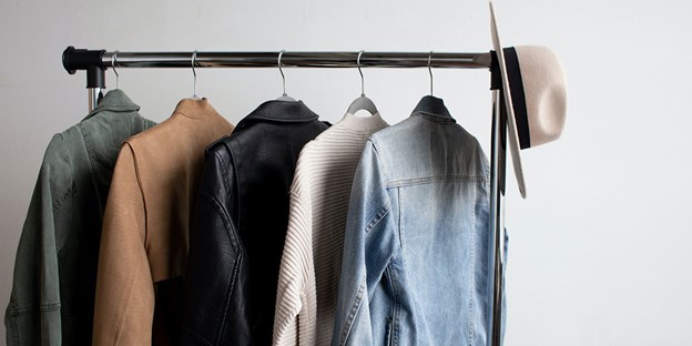 Building a Capsule Wardrobe: Streamlining Style and Simplifying Life