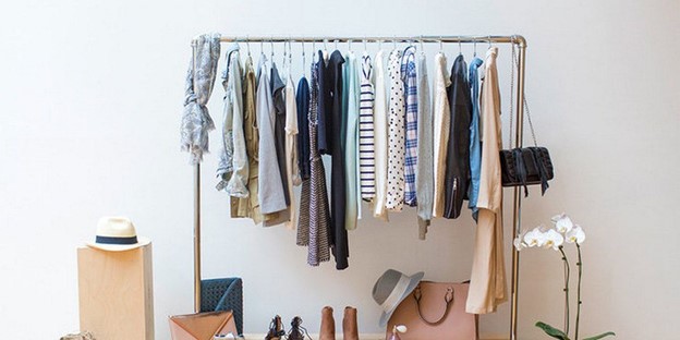 Building a Capsule Wardrobe: Streamlining Style and Simplifying Life