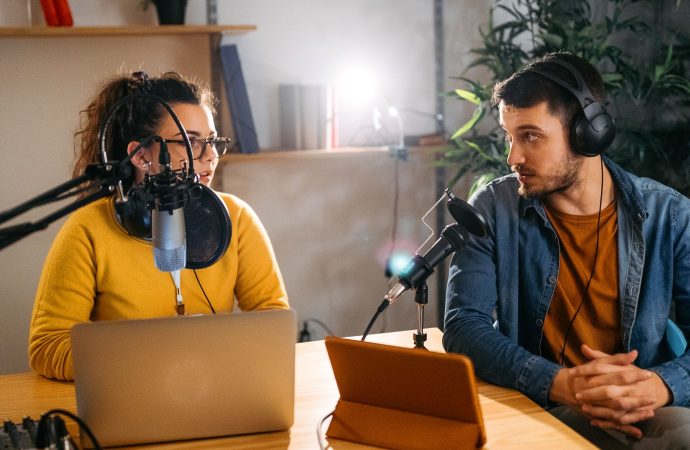 The Rise of Podcast News: A New Era of Audio Journalism