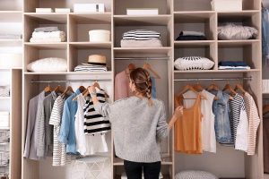 Creating a Capsule Wardrobe on a Budget: Tips for Minimalist Fashion