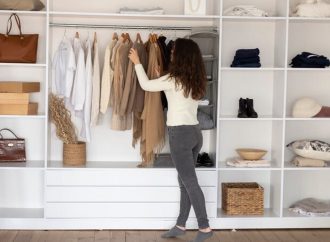 Creating a Capsule Wardrobe on a Budget: Tips for Minimalist Fashion