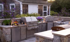 How to Create a Relaxing Outdoor Kitchen Space