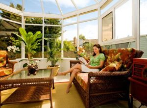 How to Create a Relaxing Sunroom Space