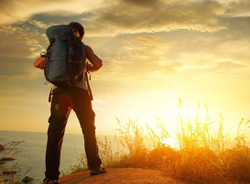Flashpacking in 2025: How Millennials and Gen Z Travel