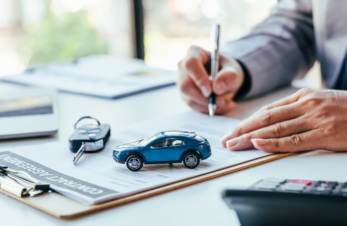 How Auto Loan Refinancing Helps When You Are Behind on Bills?