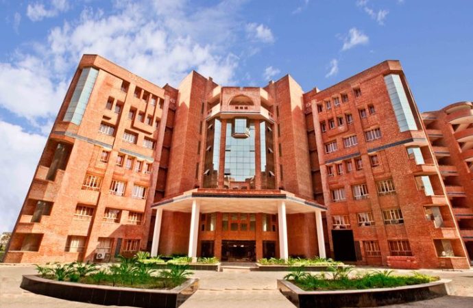 Explore the Best MBA Programs at Amity University Noida