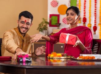 Explore Unique Rakhi Hampers for Brothers with Sweets and Surprises