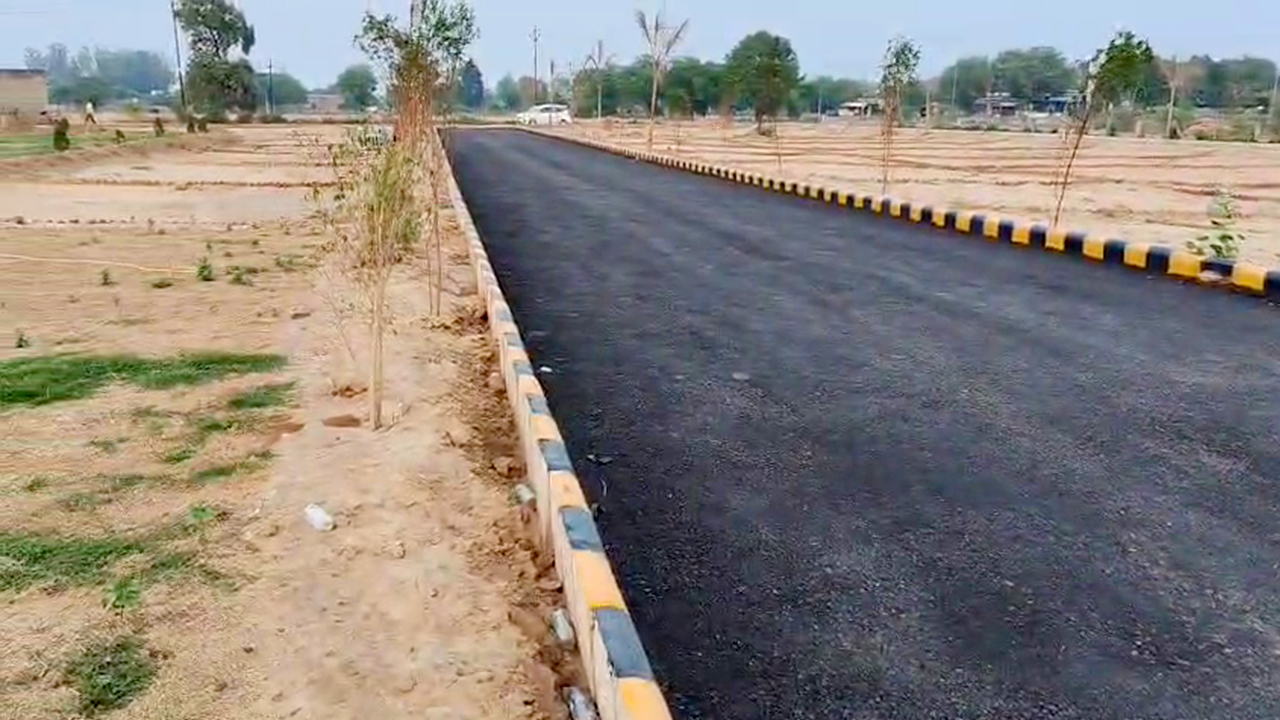 Plots in Jewar Airport