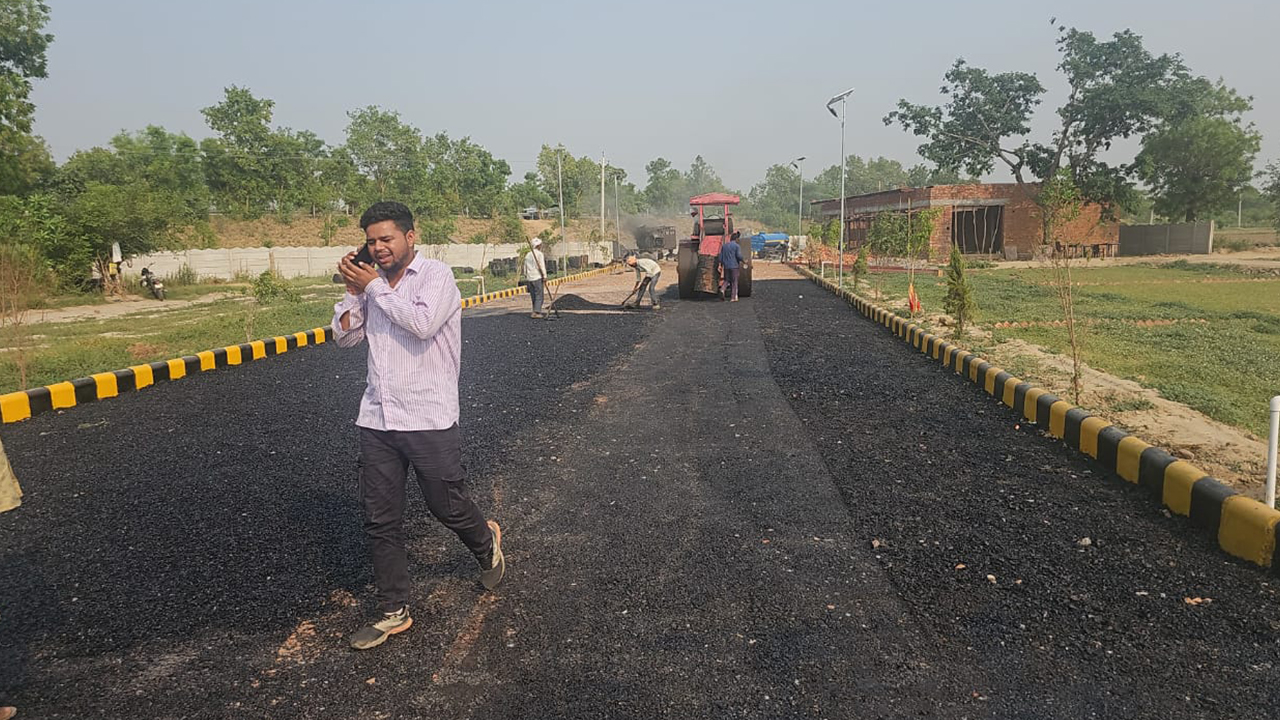 Plots in Jewar Airport