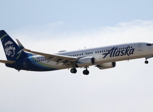 Book Affordable Flight with Alaska Airlines Last Minute Deals