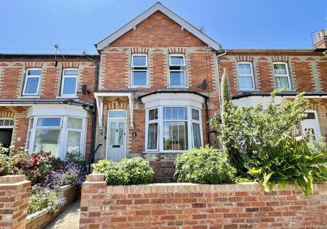 Estate Agent Weymouth Services for Smooth Property Moves