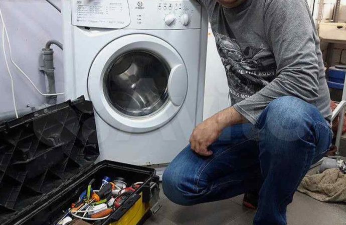 What to Know Before Scheduling Home Clothes Cleaning