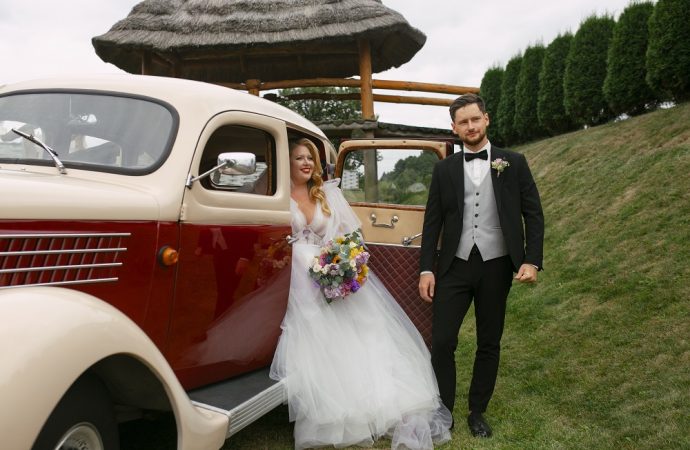 Wedding Limousine Toronto: Adding Elegance to Your Special Day