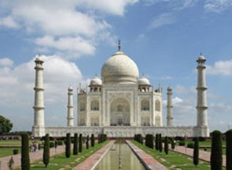 Discover India Travel with Cultural fascination and the Taj Mahal