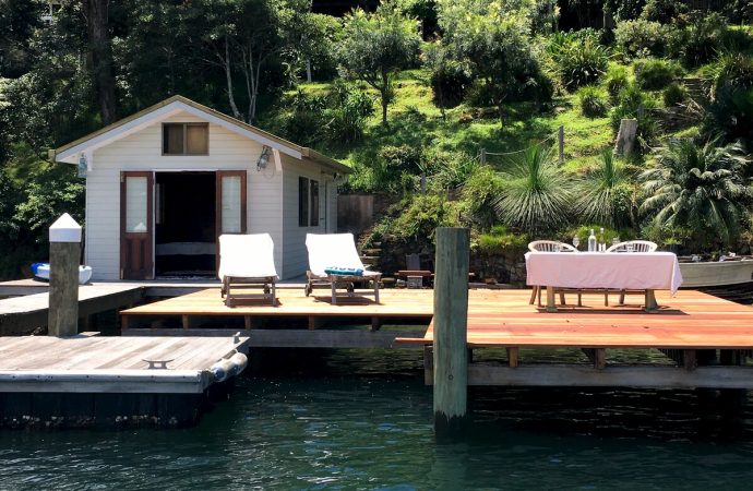 A Spacious Family Retreat with Boathouse at Carolina Hideaway