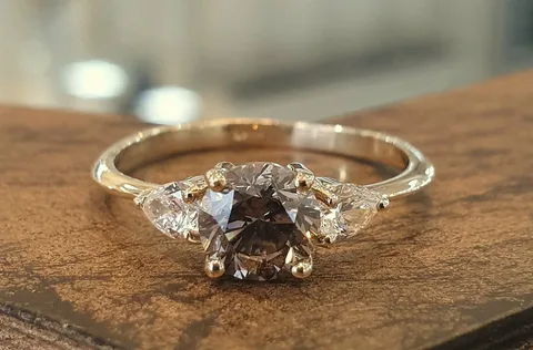 Diamond Stone Solitaire Ring by Hasham Jewelry: Elegan Luxury
