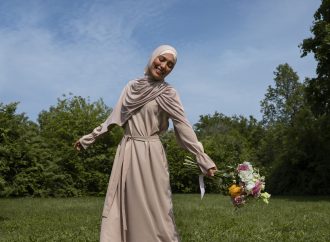 Best Accessories to Style a Modest Maxi Dress Elegantly