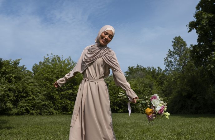 Best Accessories to Style a Modest Maxi Dress Elegantly
